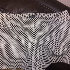 Black and white Ann Taylor Loft shorts size 4